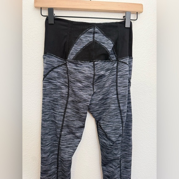 Lululemon Leggings Size 4 - Picture 4 of 11